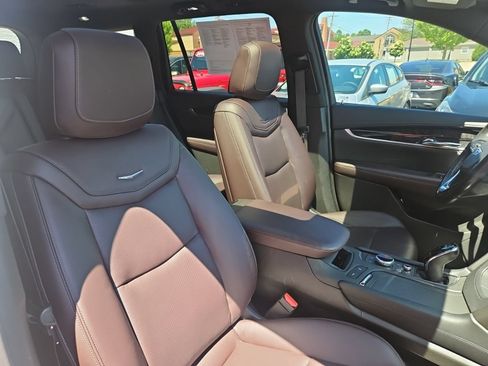 Used 2020 Cadillac XT6 Premium Luxury AWD/4WD image 29