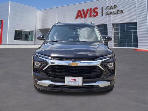Used 2025 Chevrolet TrailBlazer LT AWD/4WD image 2