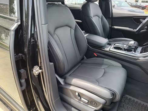 Used 2025 Audi Q7 3.0T Prestige w/ Prestige Package AWD/4WD image 34