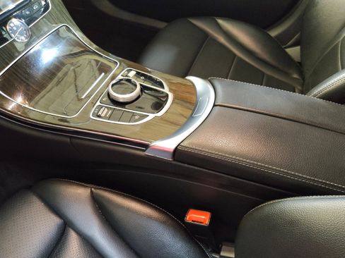 Used 2018 Mercedes-Benz C 300 4MATIC Sedan w/ Premium Package image 26