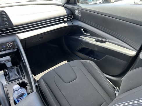 Used 2023 Hyundai Elantra SEL w/ Preferred Accessory Package FWD image 22