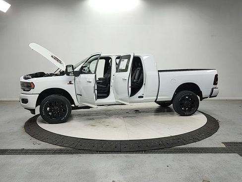 Used 2023 RAM 2500 Laramie AWD/4WD image 12
