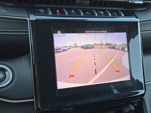 Used 2023 Jeep Grand Cherokee Laredo image 26