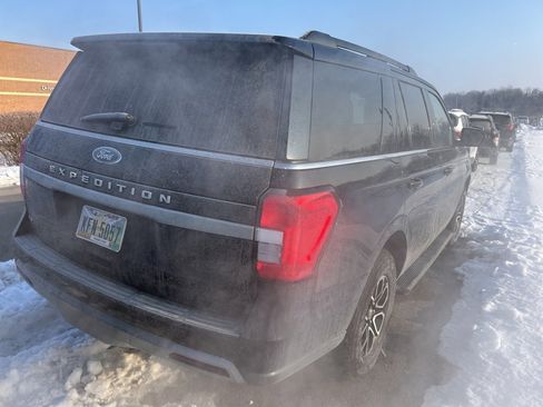 Used 2024 Ford Expedition XLT image 3