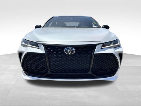 Used 2019 Toyota Avalon Touring FWD image 6