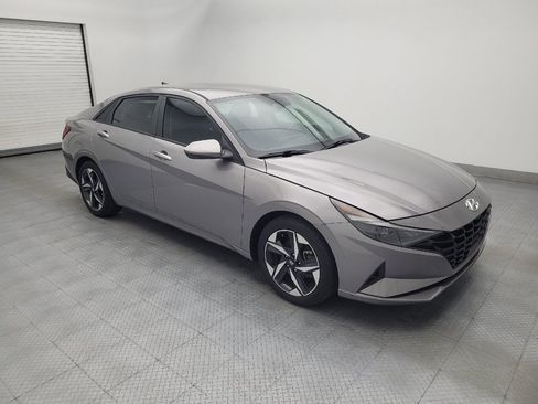 Used 2023 Hyundai Elantra SEL w/ Convenience Package FWD image 11