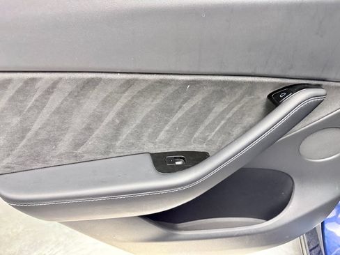 Used 2021 Tesla Model Y Long Range AWD/4WD image 17