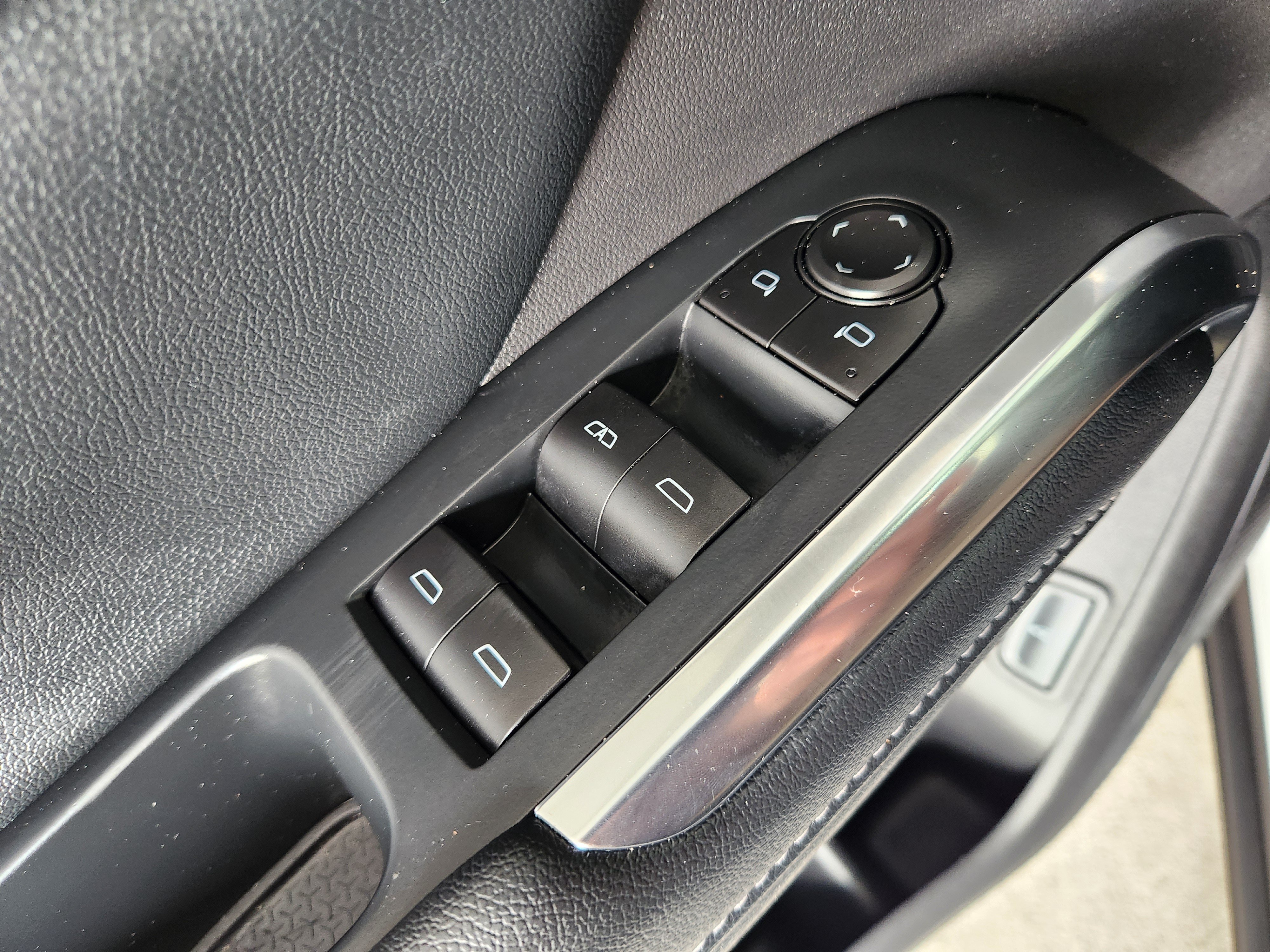 Used 2026 Chevrolet Traverse LT FWD image 23