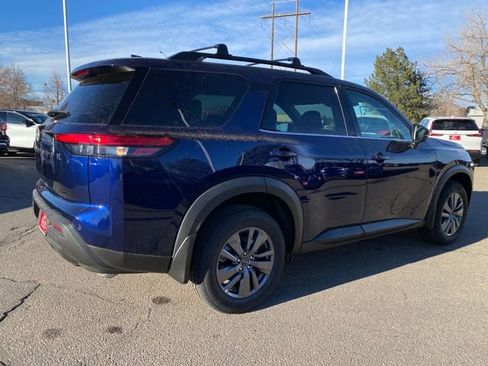 New 2025 Nissan Pathfinder SV w/ Black Appearance Package image 5