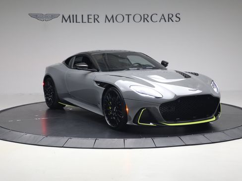 Used 2023 Aston Martin DBS Coupe RWD image 11