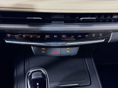 Used 2025 Cadillac XT4 Premium Luxury image 16