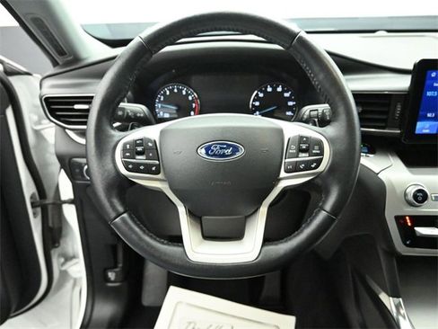 Certified 2021 Ford Explorer XLT w/ Equipment Group 202A image 15