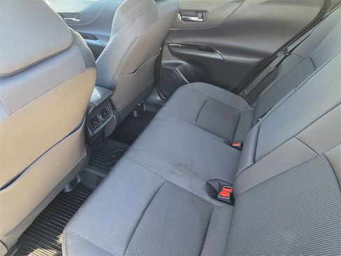 Used 2024 Toyota Venza LE image 19