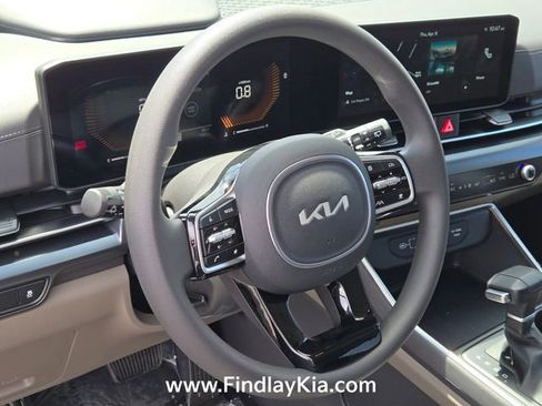 New 2026 Kia Carnival LX image 16