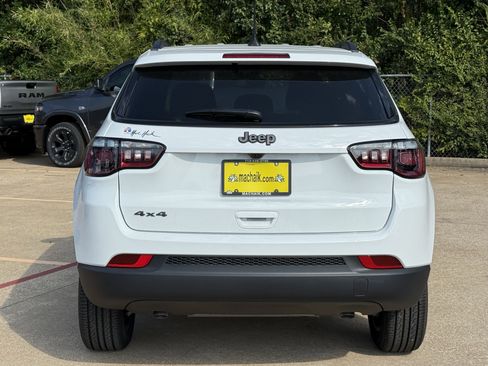 New 2026 Jeep Compass Latitude image 6