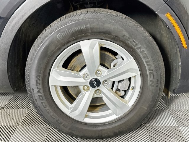 Used 2023 Kia Sorento LX FWD image 28
