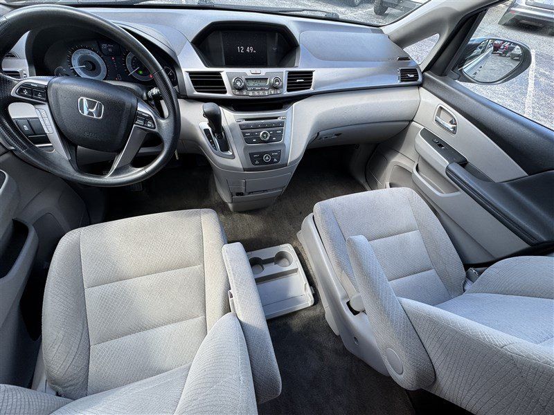 Used 2014 Honda Odyssey LX image 9