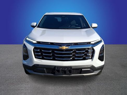Used 2025 Chevrolet Equinox LT FWD image 2