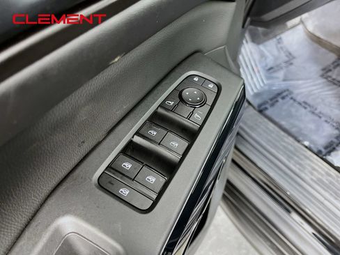 Used 2024 Nissan Pathfinder SV FWD image 26