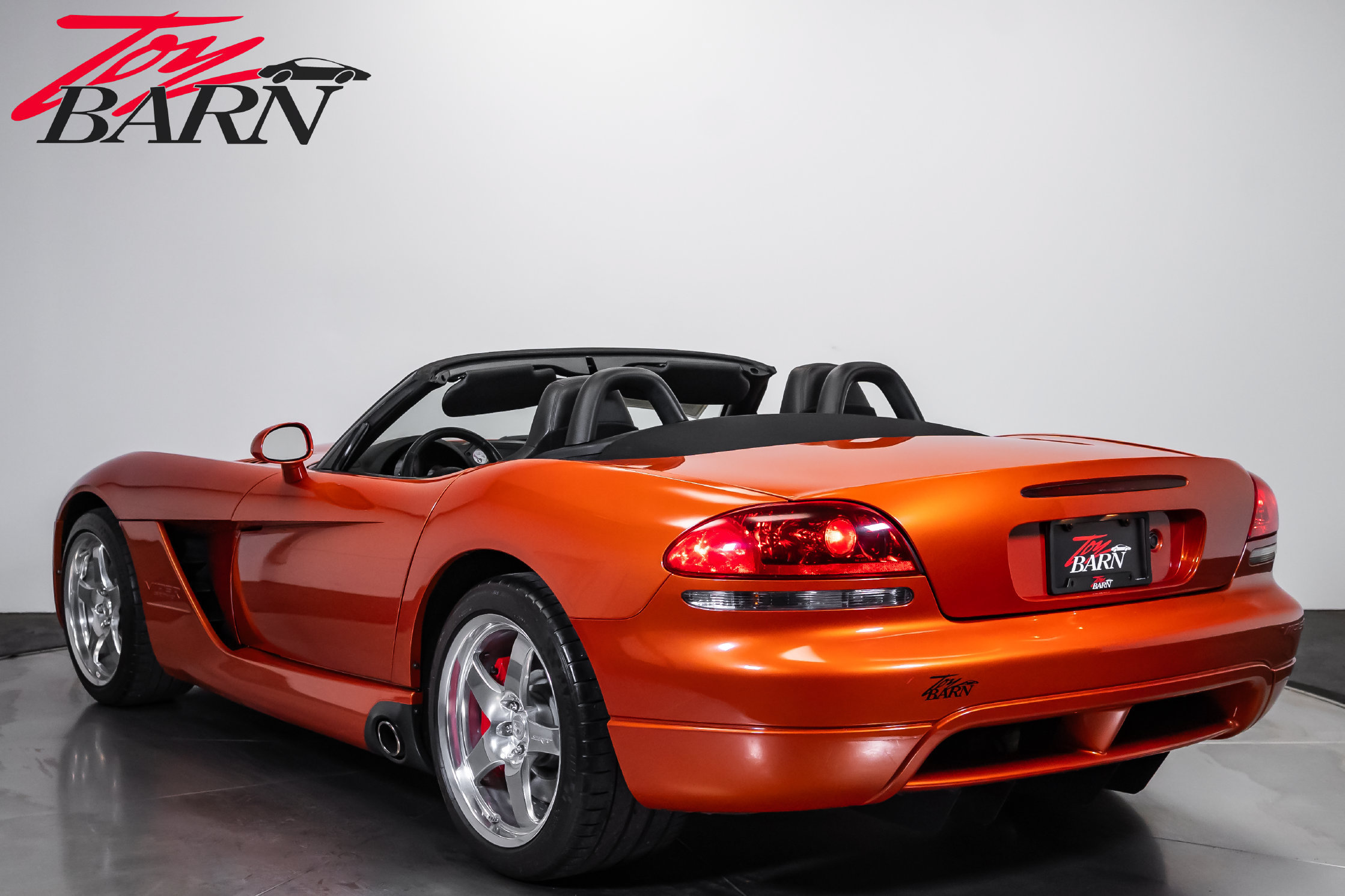 Used 2005 Dodge Viper SRT-10 w/ Copperhead Edition Group RWD image 3