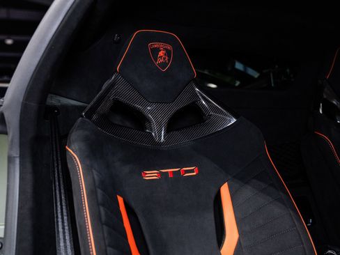 Used 2022 Lamborghini Huracan STO image 33