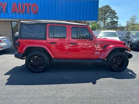 Used 2021 Jeep Wrangler Unlimited Sahara w/ Cold Weather Group AWD/4WD image 12