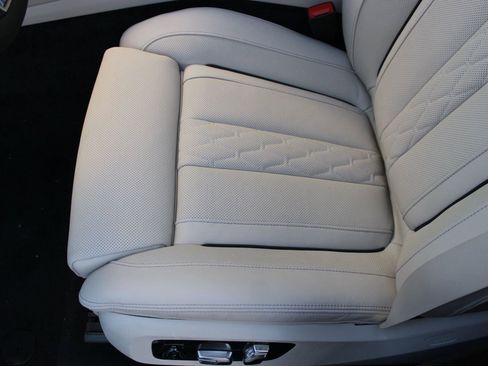 New 2026 BMW X7 M60i image 14