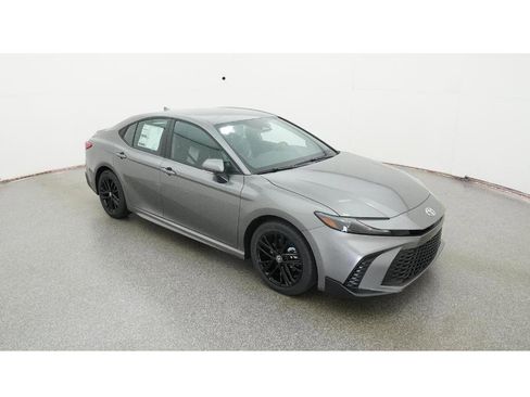 New 2026 Toyota Camry SE image 13