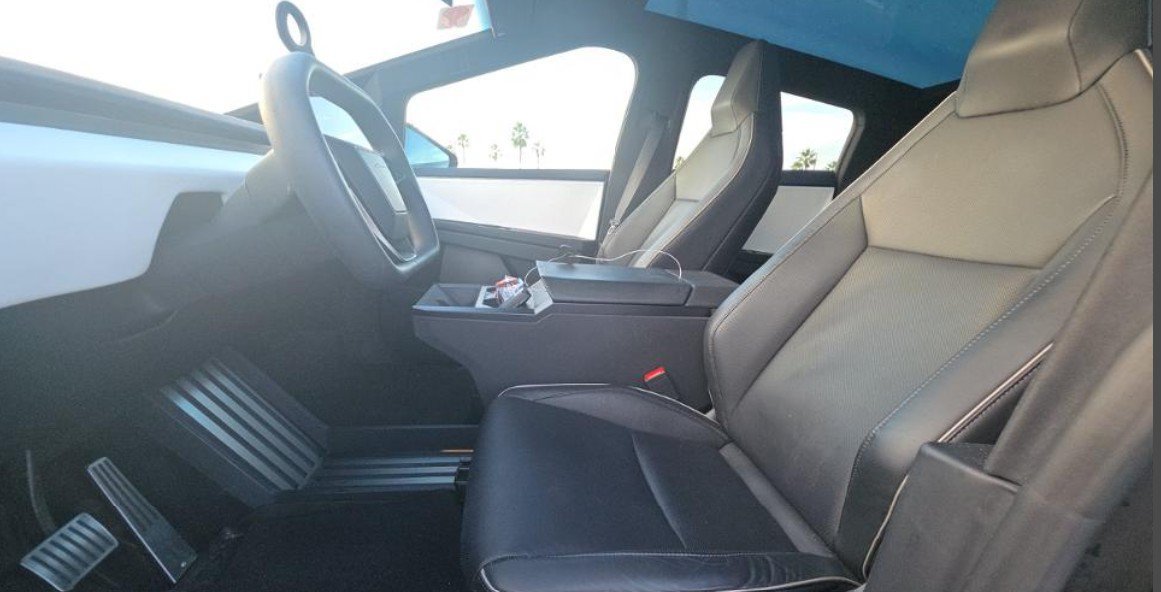 Used 2024 Tesla Cybertruck Cyberbeast AWD/4WD image 5