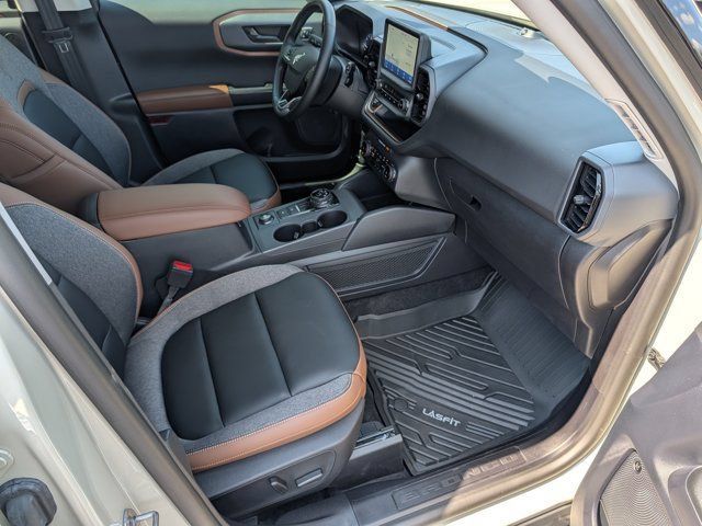 Used 2024 Ford Bronco Sport Outer Banks w/ Tech Package AWD/4WD image 12