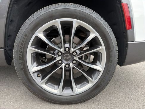 Used 2022 Jeep Wagoneer Series III w/ Premium Group I image 16