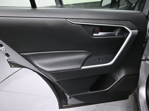 Used 2020 Toyota RAV4 XLE w/ Convenience Package image 27