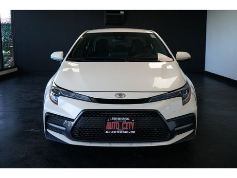 Used 2021 Toyota Corolla SE FWD image 2
