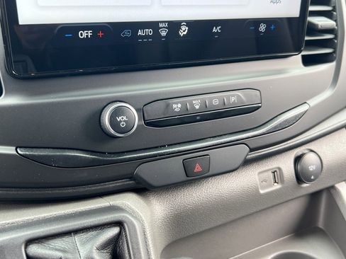 New 2026 Ford Transit 250 148 Medium Roof image 17