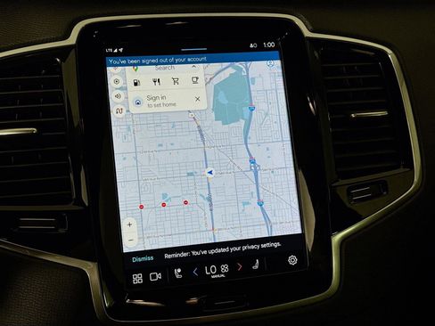 Used 2024 Volvo XC90 B6 Plus image 17