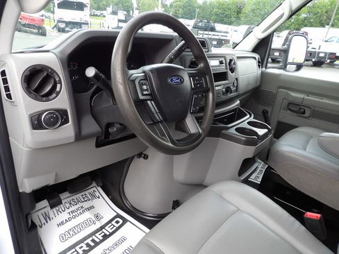 Used 2021 Ford E-350 and Econoline 350 Super Duty RWD image 15
