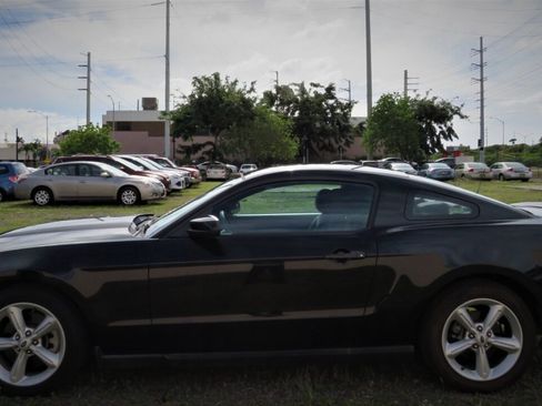 Used 2012 Ford Mustang GT RWD image 4