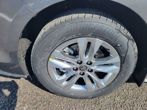 New 2026 Toyota Sienna XLE AWD/4WD image 12
