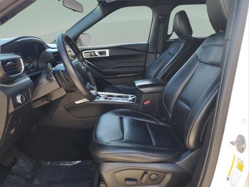 Used 2020 Ford Explorer XLT w/ Equipment Group 202A image 21
