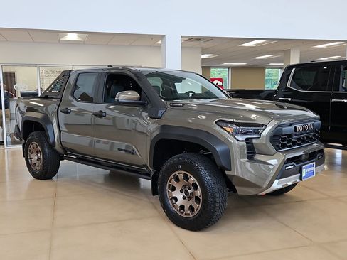 New 2026 Toyota Tacoma 4x4 Double Cab Hybrid image 2