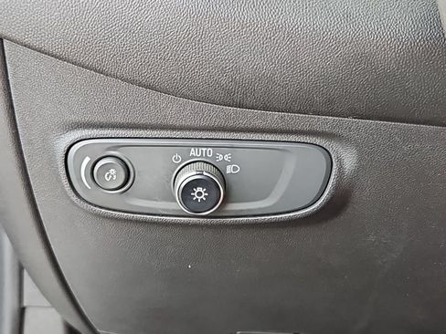 Used 2022 Chevrolet Equinox LT FWD image 14