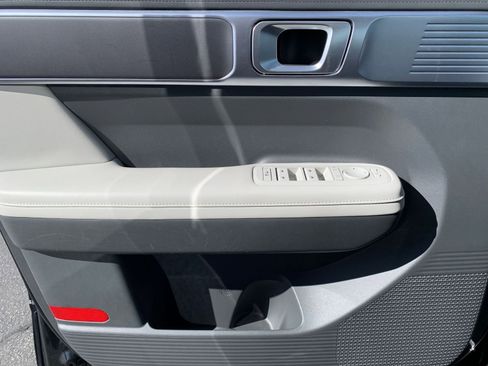 Used 2025 Hyundai Santa Fe SEL image 18