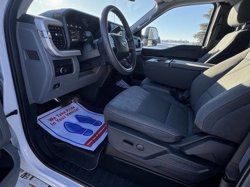 Used 2023 Ford F250 XLT w/ FX4 Off-Road Package image 36