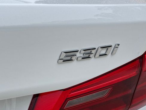 Used 2018 BMW 530i RWD image 30