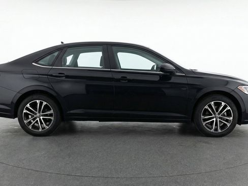 Used 2025 Volkswagen Jetta Sport image 11