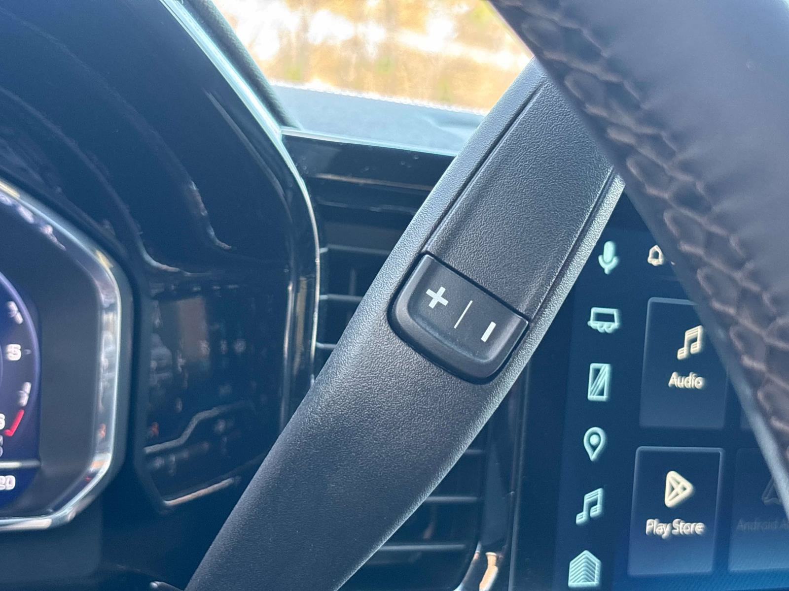 Used 2024 Chevrolet Silverado 1500 LT AWD/4WD image 23
