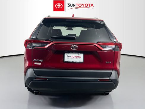 Used 2025 Toyota RAV4 XLE w/ Convenience Package FWD image 5