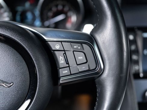Used 2018 Jaguar F-TYPE Coupe RWD image 56
