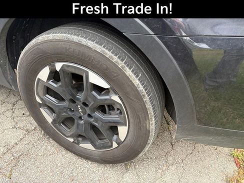 Certified 2025 Kia Sorento S w/ Panoramic Sunroof Package image 6