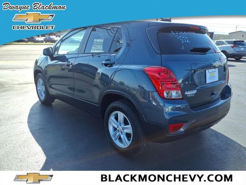 Used 2022 Chevrolet Trax LS w/ Tint and Cruise Package image 5